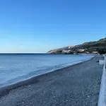 Апартаменты Sea Urchin Neos Kosmos *